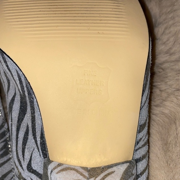 EUC ros hommerson shiny sparkle beaded grey zebra print comfort heels 7.5 - Picture 8 of 8